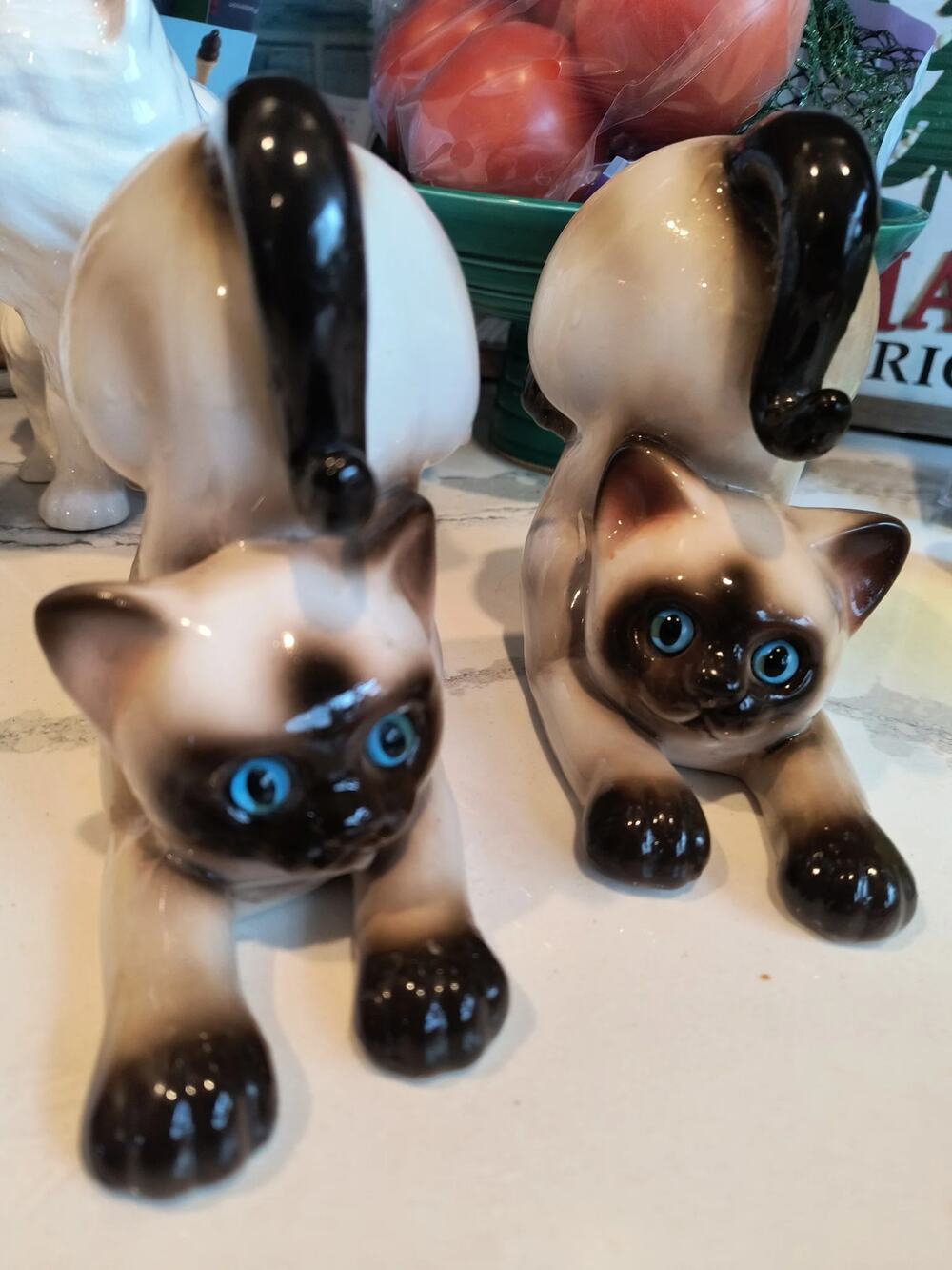 Vintage Siamese Cat Bookends Pair – Glossy Ceramic Cats, Blue Eyes, Made in Taiw